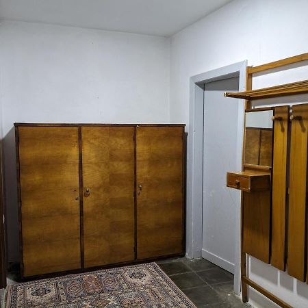 Communist Style Room Shkoder Luaran gambar