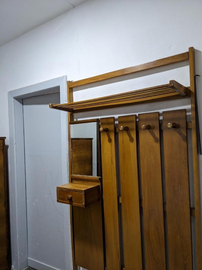 Communist Style Room Shkoder Luaran gambar